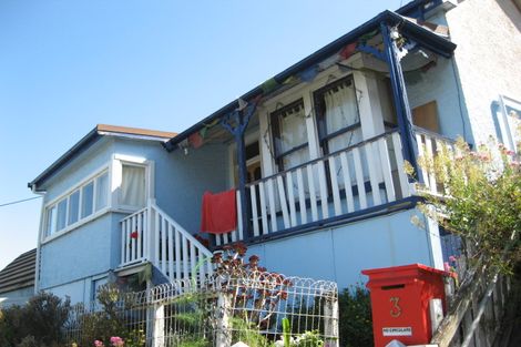 Photo of property in 3 Hawkhurst Road, Lyttelton, 8082