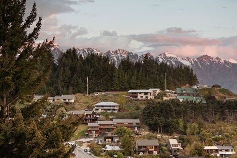 Photo of property in 45 Dart Place, Fernhill, Queenstown, 9300