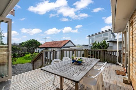 Photo of property in 9 Shortt Avenue, Mangere Bridge, Auckland, 2022