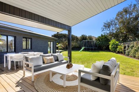 Photo of property in 53 Dickson Road, Papamoa Beach, Papamoa, 3118