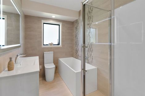 Photo of property in 20 Station Road, Huapai, Kumeu, 0810