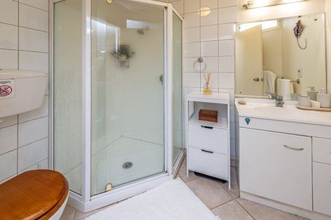 Photo of property in 20 Great North Road, Saint Johns Hill, Whanganui, 4500