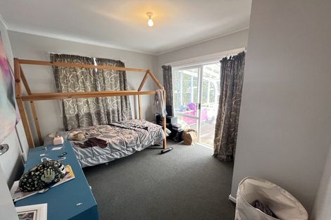Photo of property in 10 Gills Avenue, Papakura, 2110