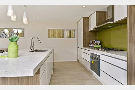 Photo of property in 8a Rosalind Road, Glenfield, Auckland, 0629