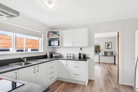 Photo of property in 34 Inwoods Road, Parklands, Christchurch, 8083