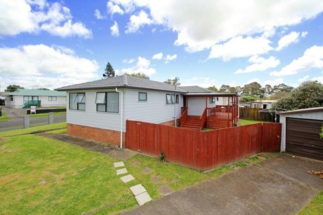 Photo of property in 9 Staverton Crescent, Mangere, Auckland, 2022