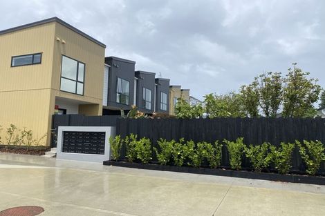 Photo of property in 4/47a Huntington Drive, Huntington Park, Auckland, 2013