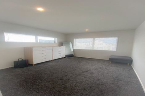 Photo of property in 102 Bellbird Street, Papakura, 2110