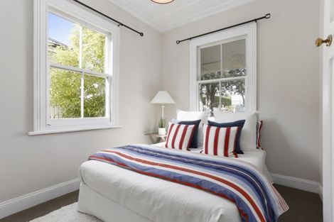 Photo of property in 7 Rodney Road, Northcote Point, Auckland, 0627