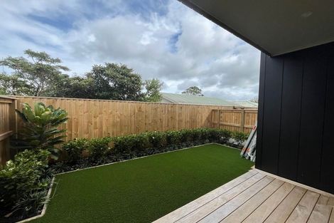 Photo of property in 27f Dawnhaven Drive, Te Atatu Peninsula, Auckland, 0610