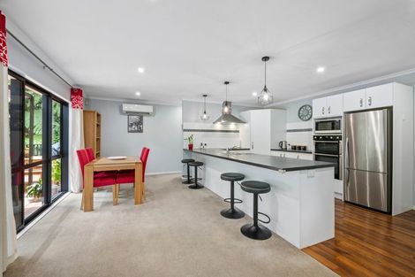 Photo of property in 43 Forest Road, Pinehaven, Upper Hutt, 5019