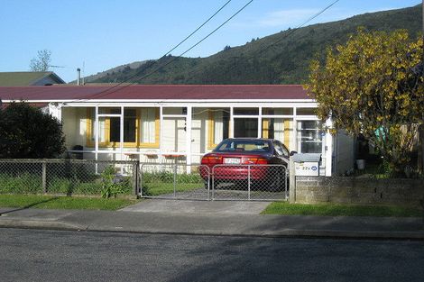 Photo of property in 22b York Street, Picton, 7220