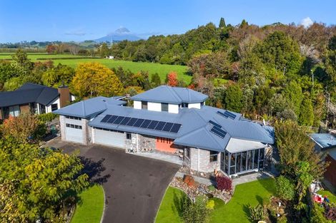 Photo of property in 520 Manutahi Road, Lepperton, New Plymouth, 4373