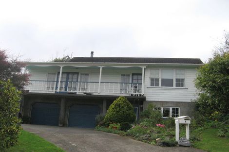Photo of property in 6 Florio Terrace, Tawa, Wellington, 5028