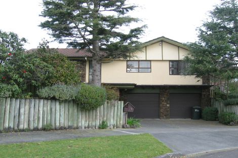 Photo of property in 3 Hillgrove Place, Fitzherbert, Palmerston North, 4410