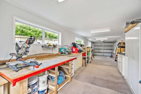 Photo of property in 11 Karoro Road, One Tree Point, 0118