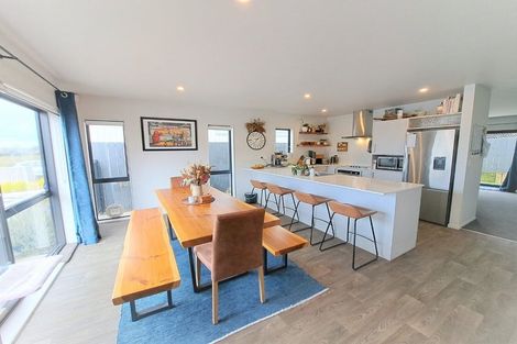 Photo of property in 80 Matawhanga Drive, Wattle Downs, Auckland, 2103