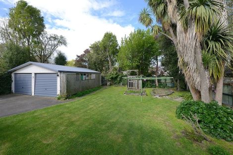 Photo of property in 82 Avonhead Road, Avonhead, Christchurch, 8042