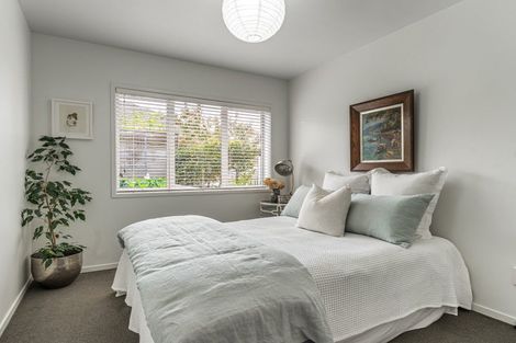 Photo of property in 104a Stanley Point Road, Stanley Point, Auckland, 0624