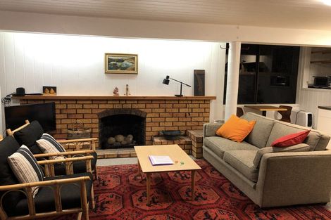 Photo of property in 27 Mceldowney Road, Titirangi, Auckland, 0604