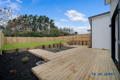 Photo of property in 30 Paihere Street, Huapai, Kumeu, 0810