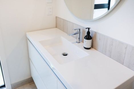 Photo of property in 58 Kanuka Drive, Hokowhitu, Palmerston North, 4410