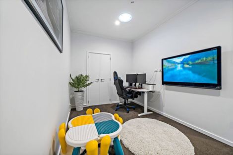 Photo of property in 10 Frances Bryers Road, Hobsonville, Auckland, 0616