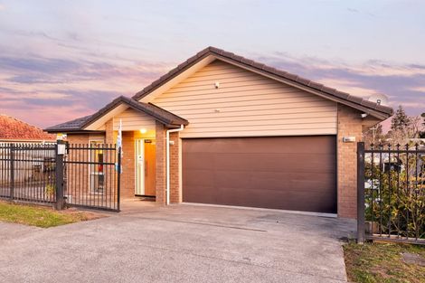 Photo of property in 6 Jezero Drive, Massey, Auckland, 0614