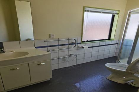 Photo of property in 2/13 Cheryl Place, Hillcrest, Auckland, 0627