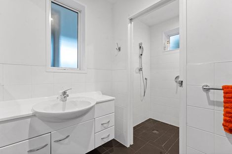 Photo of property in 11 Landvale Court, Browns Bay, Auckland, 0630