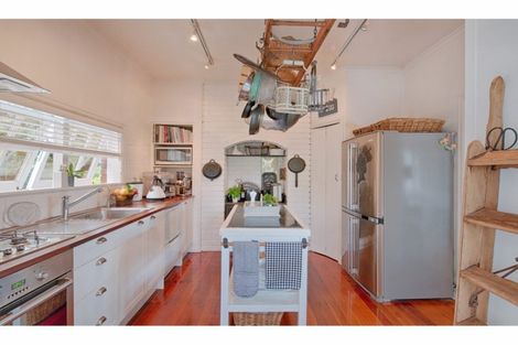 Photo of property in 8 Forrest Hill Road, Forrest Hill, Auckland, 0620