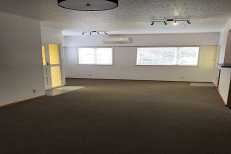 Photo of property in 6 Wayside, Miramar, Wellington, 6022