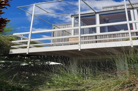 Photo of property in 28 Chelverton Terrace, Red Beach, 0932