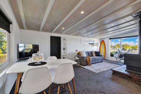 Photo of property in 47 Kings Avenue, Waikuku Beach, 7402