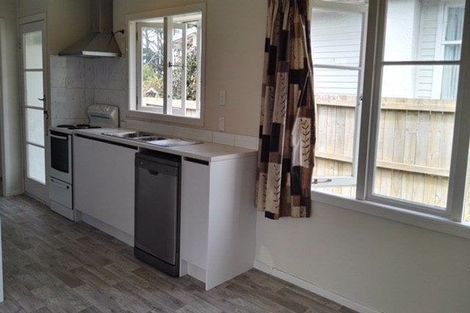 Photo of property in 14 Bedford Street, Te Atatu South, Auckland, 0610