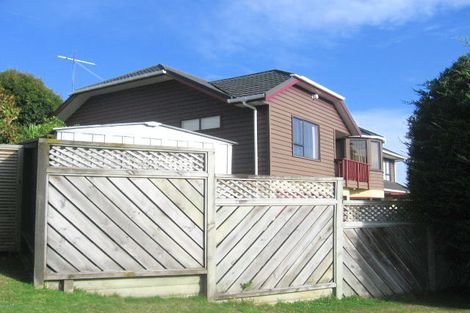 Photo of property in 4 Kinnel Grove, Papakowhai, Porirua, 5024
