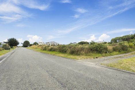 Photo of property in 16 Kitchener Street, Te Horo Beach, Otaki, 5581