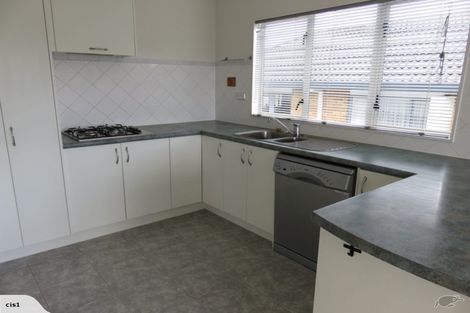 Photo of property in 21 Bard Place, Golflands, Auckland, 2013