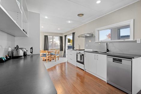 Photo of property in 6 Hobson Place, Solway, Masterton, 5810