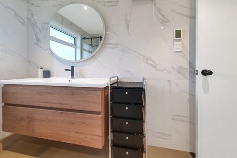 Photo of property in 102 Park Hill Road, Birkenhead, Auckland, 0626