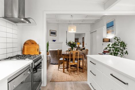 Photo of property in 155 Milton Road, Bluff Hill, Napier, 4110