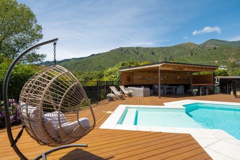 Photo of property in 1 Beach Road, Waikawa, Picton, 7220