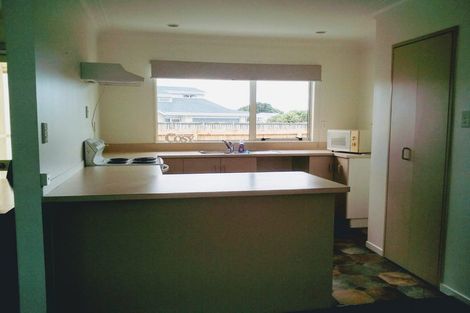 Photo of property in 72 One Tree Point Road, One Tree Point, 0118