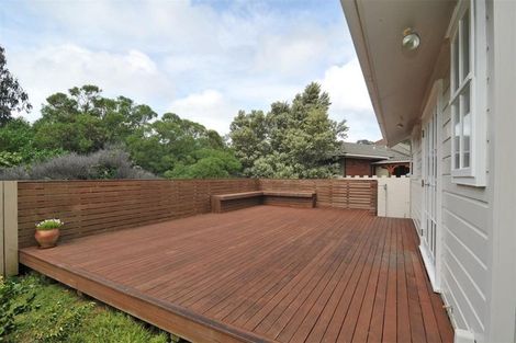 Photo of property in 15 Westview Grove, Miramar, Wellington, 6022