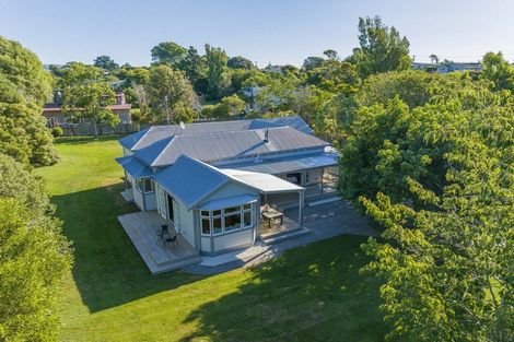 Photo of property in 43 Dale Road, Raumati South, Paraparaumu, 5032