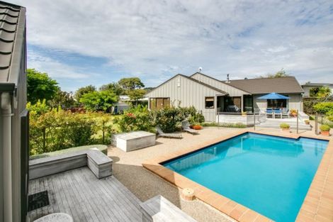 Photo of property in 18 Airini Road, Waimarama, Havelock North, 4294