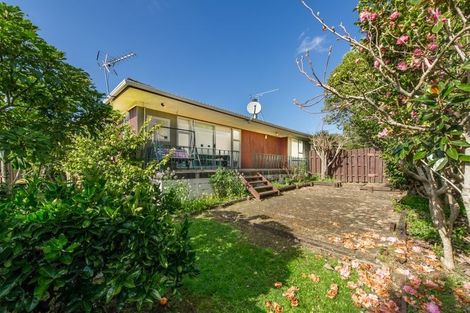 Photo of property in 54 Meadway, Sunnyhills, Auckland, 2010