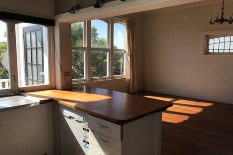 Photo of property in 7a Hawker Street, Mount Victoria, Wellington, 6011