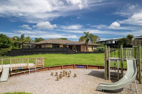 Photo of property in 52 Merriman Place, Pyes Pa, Tauranga, 3112