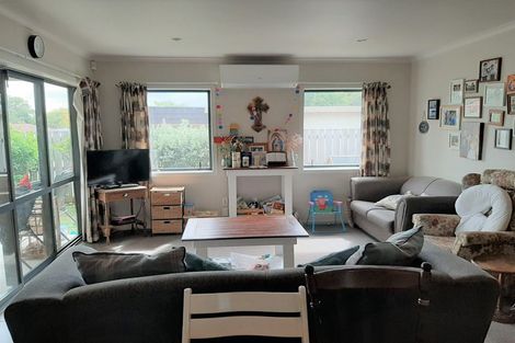 Photo of property in 15 Hogan Street, Pukekohe, 2120